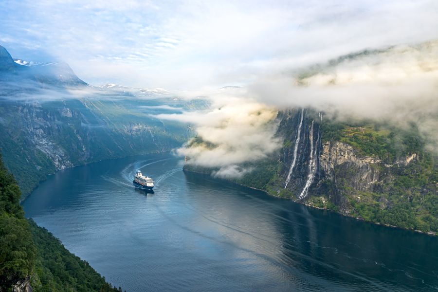 Mein Schiff 1 start met cruises naar Noorwegen