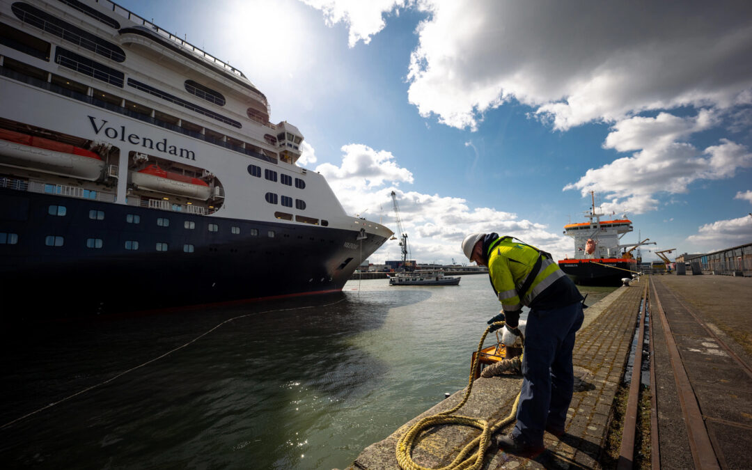 Cruiseschip Volendam langer tijdelijk onderkomen voor Oekraïense vluchtelingen